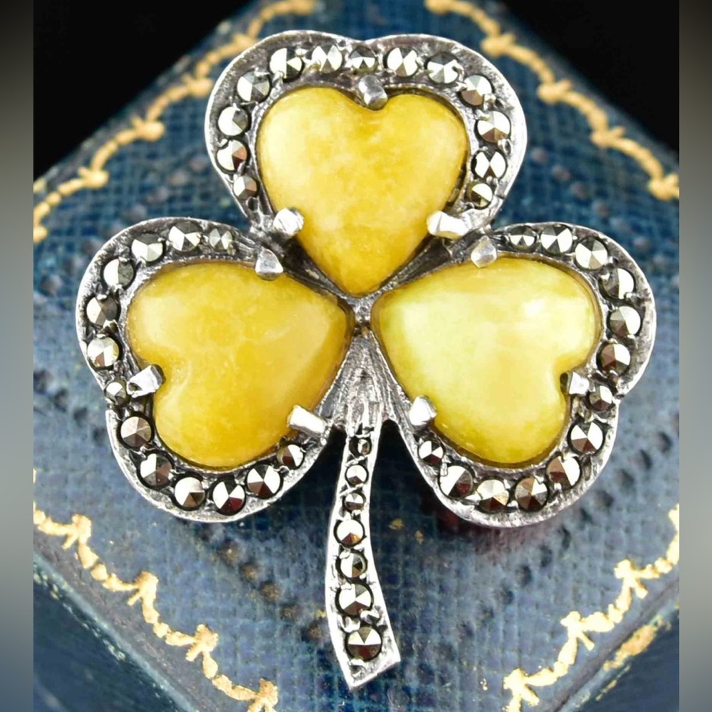 Vintage Connemara Marble Marcasite Sterling Shamrock Clover 3 Hearts Brooch Pin
